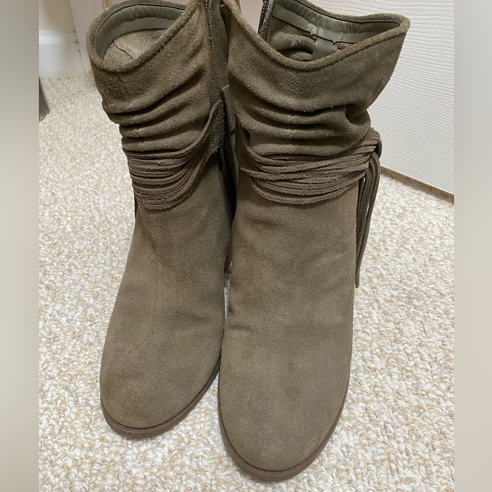 Jessica Simpson slouchy boots